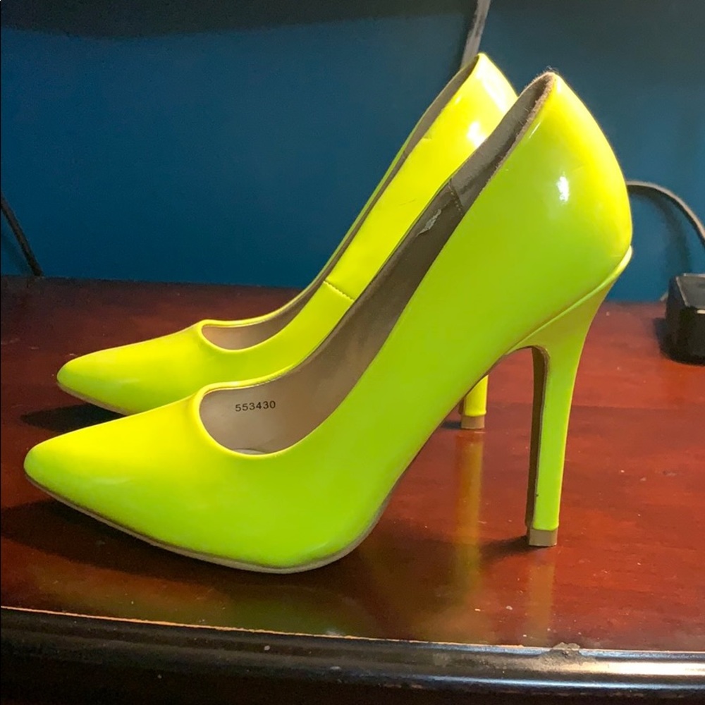 Heels - Picture 2 of 4